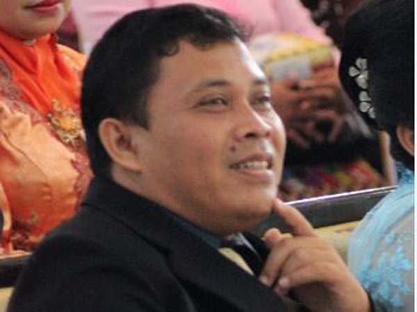 Melayani dengan Hati Melayani dengan Hati