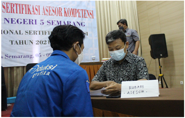 Penuhi Kebutuhan Asesor Kompetensi, LSP P1 SMKN 5 Semarang Adakan Pelatihan Asesor Kompetensi