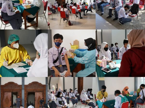 Pemberian Vaksin Covid-19 di SMA Kesatrian 2 Semarang Pemberian Vaksin Covid-19 di SMA Kesatrian 2 Semarang