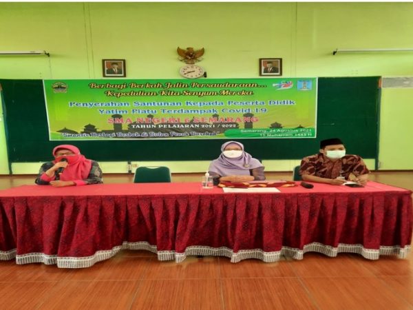 SMANSIX Peduli: "Berbagi Berkah Jalin Persaudaraan, Kepedulian Kita Senyum Mereka" SMANSIX Peduli: "Berbagi Berkah Jalin Persaudaraan, Kepedulian Kita Senyum Mereka"