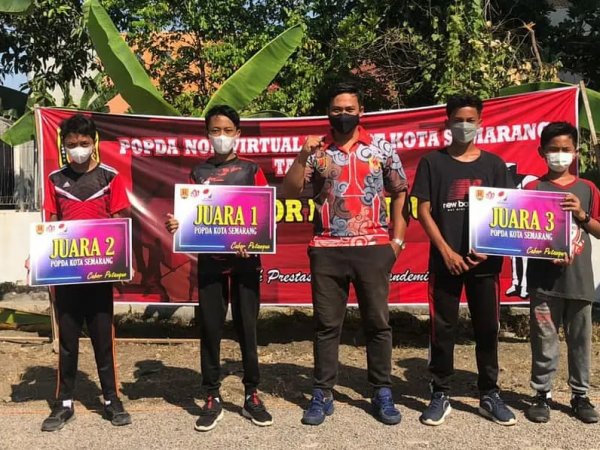 Peserta Didik SMAN 12 Semarang Raih Prestasi dalam Cabang Olahraga 'Petanque” Peserta Didik SMAN 12 Semarang Raih Prestasi dalam Cabang Olahraga 'Petanque”
