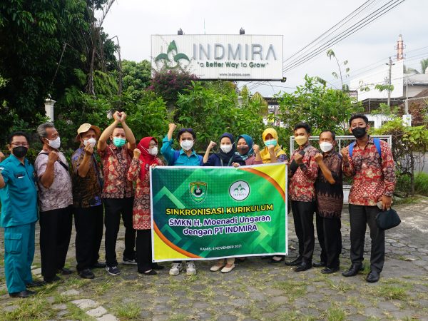 Guru SMKN H Moenadi Magang di Industri