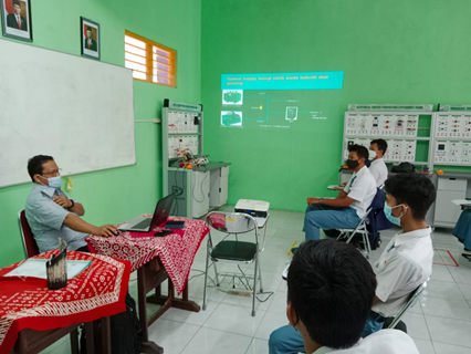 Calon Teknisi Handal SMKN 4 Semarang siap hadapi revolusi industri 4.0