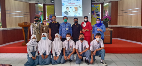 Workshop Public Speaking Graha Wisata Hotel School dalam mencetak Wirausahawan Muda SMKN 4 Semarang Workshop Public Speaking Graha Wisata Hotel School dalam mencetak Wirausahawan Muda SMKN 4 Semarang