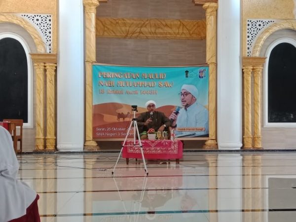 Maulid Online Di SMA Negeri 3 Semarang Bersama Habib Hamid Maulid Online Di SMA Negeri 3 Semarang Bersama Habib Hamid