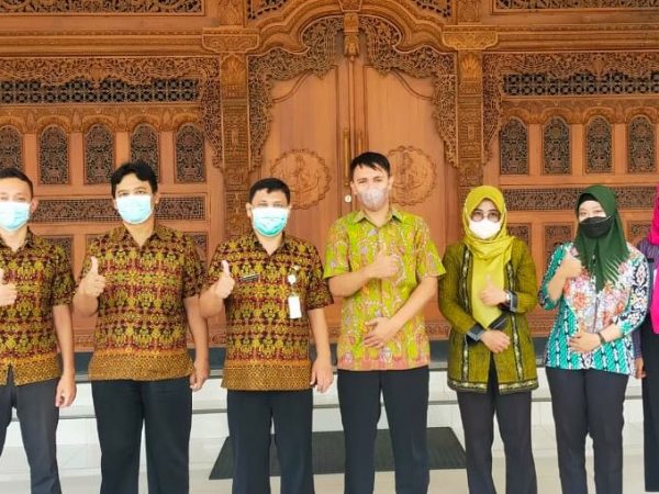 Ingin Terapkan Evaluasi Digital Tanpa Kuota, SMPN 25 Semarang Kunjungi SMKN 10 Semarang