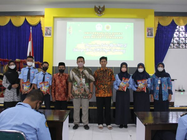 PENGELOLAAN ZAKAT FITRAH DI SMK NEGERI 1 SEMARANG TAHUN 1443 H/2022 M PENGELOLAAN ZAKAT FITRAH DI SMK NEGERI 1 SEMARANG TAHUN 1443 H/2022 M