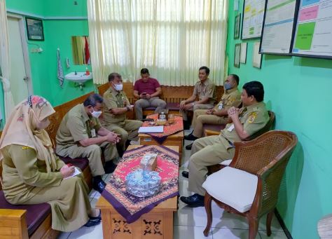 Pasarkan Produk Tefa, SMKN 10 Semarang Berkunjung ke SMP Kota Semarang