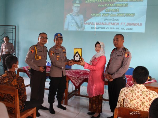 Penyuluhan SIP di SMKN Satu Atap Tuntang Penyuluhan SIP di SMKN Satu Atap Tuntang