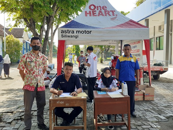 Wujud Kemitraan AHHAS dengan SMKN 10 Semarang Wujud Kemitraan AHHAS dengan SMKN 10 Semarang