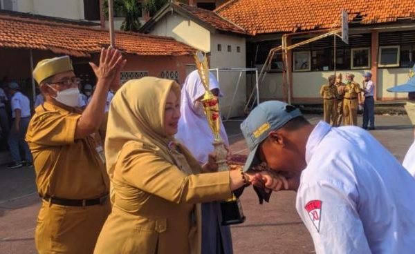 Paskibra SMKN 3 Semarang Juara I dalam LKBB Garuda Jaya Tour Competition Java Series