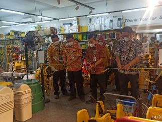 SMKN 10 Semarang Hadiri Peluncuran Krisbow CNC Learning Center