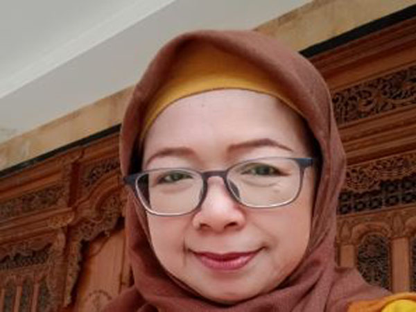 Penggunaan Video Tutorial Untuk Meningkatkan Kemampuan Berbicara Bahasa Inggris pada Siswa SMKN  10 Semarang