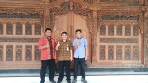 Studi Tiru SMPN 31 Semarang Belajar Video Editing