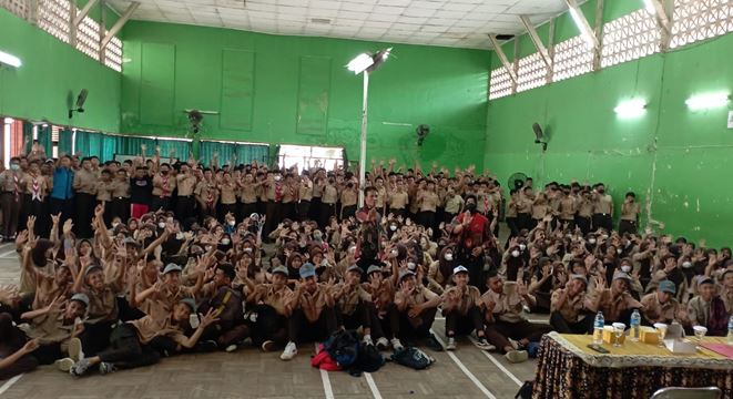 POLDA Jateng Berikan Penyuluhan Bahaya Narkoba Pada Pelajar SMKN 3 Semarang POLDA Jateng Berikan Penyuluhan Bahaya Narkoba Pada Pelajar SMKN 3 Semarang