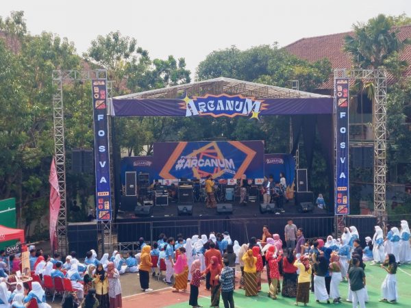 Gelar Karya Siswa SMAN 14 Semarang, HUT ke-36 Menjadi Lebih Berwarna Gelar Karya Siswa SMAN 14 Semarang, HUT ke-36 Menjadi Lebih Berwarna