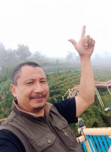 6E: Benang Merah Pemahaman Kritisime Sumber Dalam Penelitian Sejarah Lokal 6E: Benang Merah Pemahaman Kritisime Sumber Dalam Penelitian Sejarah Lokal
