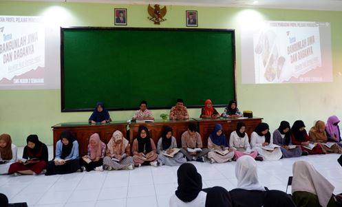 SMKN 2 Semarang Gelar Khotmil Qur'an Sebagai Implementasi Kegiatan P5 SMKN 2 Semarang Gelar Khotmil Qur'an Sebagai Implementasi Kegiatan P5