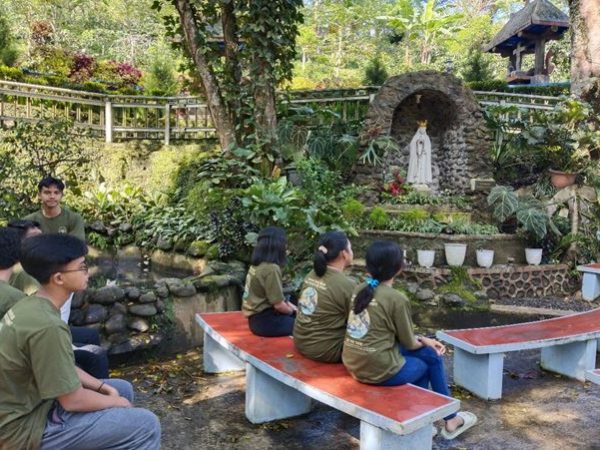 Silentium & Belajar dari Alam, Retret Pelajar Katolik SMAN 16 Semarang Sukses Digelar Silentium & Belajar dari Alam, Retret Pelajar Katolik SMAN 16 Semarang Sukses Digelar