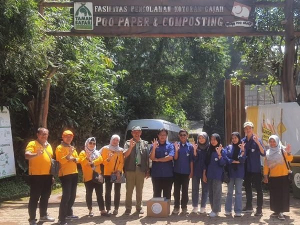Kertas Daur Ulang Kotoran Gajah, Kerjasama SMAN 3 Semarang Dengan Taman Safari Indonesia Kertas Daur Ulang Kotoran Gajah, Kerjasama SMAN 3 Semarang Dengan Taman Safari Indonesia