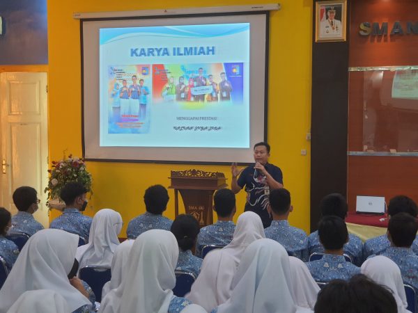 Spectacular!  75 Siswa SMAN 3 Semarang Lolos SNBP, 1 Siswa Diterima di 9 Perguruan Tinggi Luar Negeri