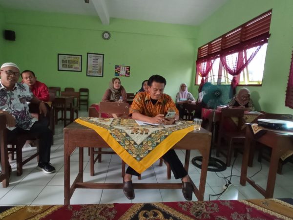 SMK Sudirman Semarang Adakan IHT Persiapan Akreditasi