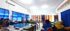 Pelatihan Menyablon untuk Persiapan Program Kawal Wirausaha di SMK N 10 Semarang