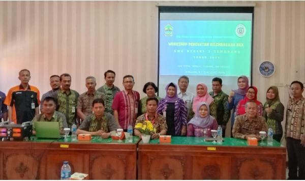 Workshop Penguatan Kelembagaan BKK SMKN 3 Semarang Workshop Penguatan Kelembagaan BKK SMKN 3 Semarang