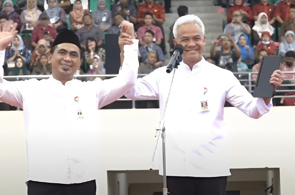 SMAN 7 Semarang Hadir Dalam Kegiatan Pamitan Gubernur Jawa Tengah Masa Jabatan 2018-2023 SMAN 7 Semarang Hadir Dalam Kegiatan Pamitan Gubernur Jawa Tengah Masa Jabatan 2018-2023