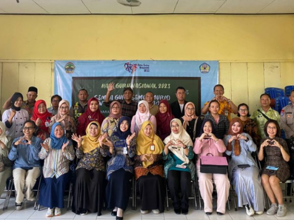 Masyarakat Mengajar Semua Guru Semua Murid Untuk Merdeka Belajar Masyarakat Mengajar Semua Guru Semua Murid Untuk Merdeka Belajar