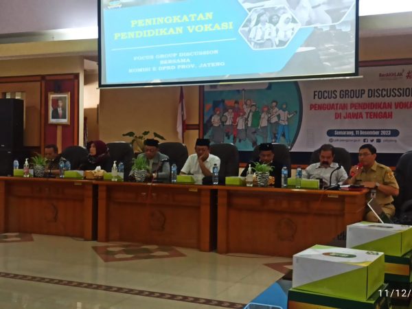 FGD Peningkatan Pendidikan Vokasi Kemitraan DPRD dan Disdikbud Provinsi Jawa Tengah FGD Peningkatan Pendidikan Vokasi Kemitraan DPRD dan Disdikbud Provinsi Jawa Tengah