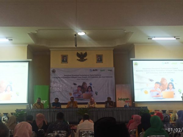 SMKN 10 Semarang Hadiri Sosialisasi Ekosistem Digital AITI SMKN 10 Semarang Hadiri Sosialisasi Ekosistem Digital AITI