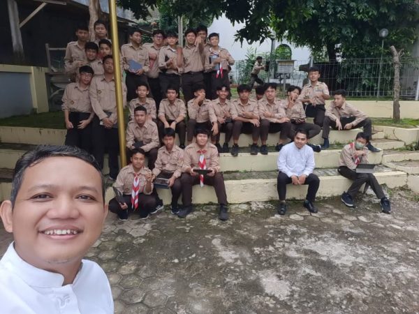 Kolaborasi Guru Sejarah SMAHA Ajak Murid Belajar di Situs Peninggalan Masa  Indonesia Klasik Situs Batu Candi Klentengsari