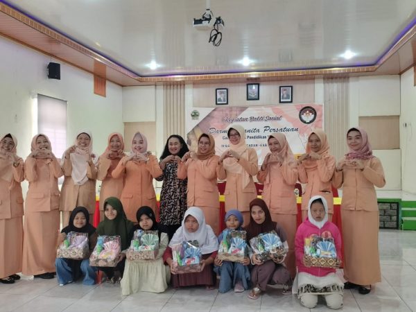 Bakti Sosial Darma Wanita Cabdin Pendidikan Wilayah I di SLBN Ungaran Bakti Sosial Darma Wanita Cabdin Pendidikan Wilayah I di SLBN Ungaran