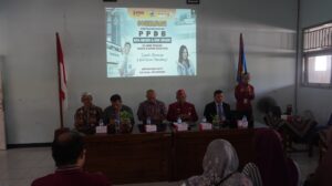 Kepala SMKN 10 Semarang Berbagi Informasi PPDB Kepada Orang Tua Murid SMPN 15 Semarang Kepala SMKN 10 Semarang Berbagi Informasi PPDB Kepada Orang Tua Murid SMPN 15 Semarang