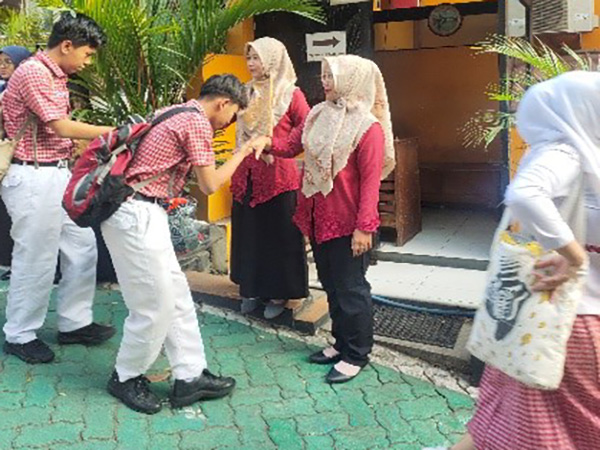 Pentingnya Lingkungan Sekolah yang Mendukung Pengembangan Karakter Peserta Didik
