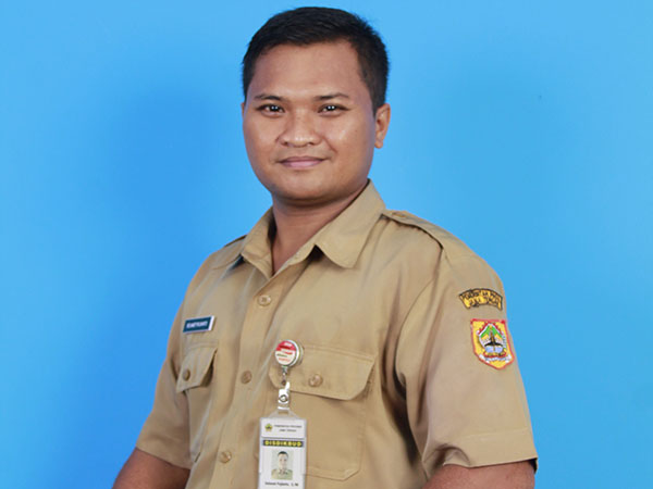 Melatih Siswa Dalam Mempersiapkan Bekal Mental Yang Siap Kerja Melatih Siswa Dalam Mempersiapkan Bekal Mental Yang Siap Kerja
