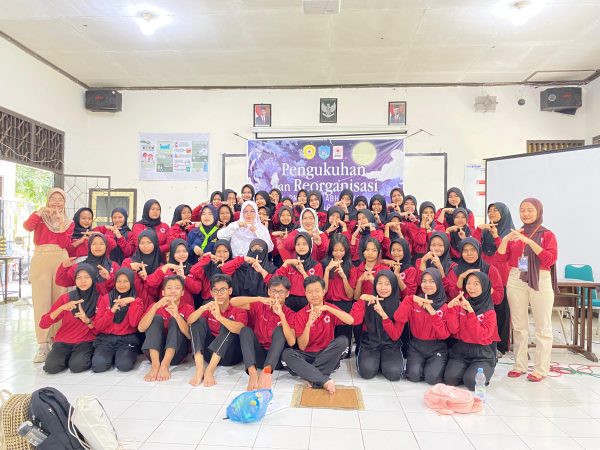 SMA NEGERI 16 Semarang Laksanakan Pengukuhan  Anggota Baru PMR Wira Abinaya