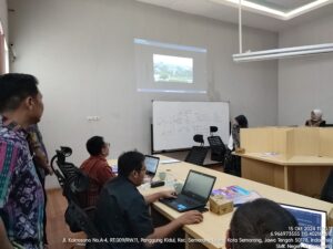 Pelatihan Pemrograman Web di SMKN 10 Semarang Masuki Hari Kedelapan Pelatihan Pemrograman Web di SMKN 10 Semarang Masuki Hari Kedelapan