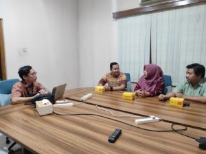 Empat Guru Peserta Pelatihan Pemrograman Web BBPPMPV BMTI Perdalam Keterampilan Digital di Crocodic