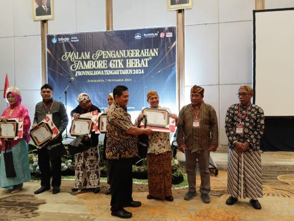 SMKN 10 Semarang Kian Gemilang Menjadi Juara 3 Jambore GTK Hebat 2024 SMKN 10 Semarang Kian Gemilang Menjadi Juara 3 Jambore GTK Hebat 2024