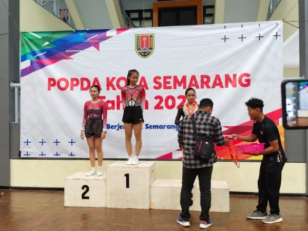 SMAN 12 Semarang Ukir Prestasi Gemilang di POPDA Semarang 2025