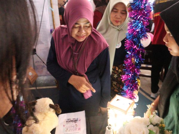 Peserta Didik SMA Negeri 12 Semarang Unjuk Karya di Bidang Rekayasa dan Teknologi Digital Peserta Didik SMA Negeri 12 Semarang Unjuk Karya di Bidang Rekayasa dan Teknologi Digital
