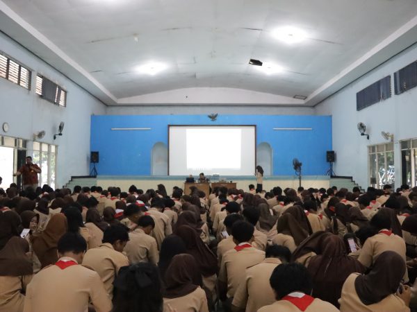 Simulasi Massal SI-SPMB 2025: Uji Coba Sistem Penerimaan Murid Baru di SMA Negeri 7 Semarang Simulasi Massal SI-SPMB 2025: Uji Coba Sistem Penerimaan Murid Baru di SMA Negeri 7 Semarang